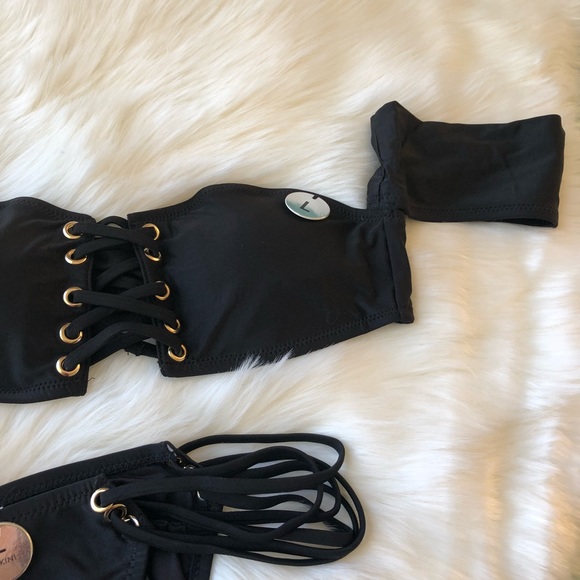 👙OFF-SHOULDER LACE UP BIKINI 👙 - Picture 5 of 5